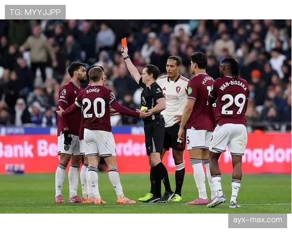 英超赛季黄牌榜：受罚球员表现抢眼，纪律与实力并重