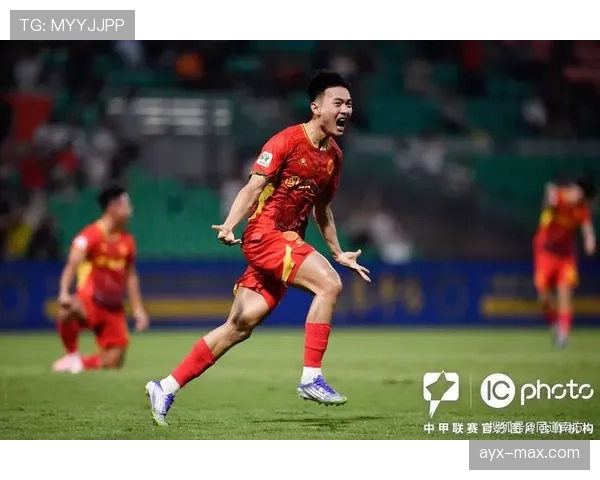 足球赛季高光时刻:惊艳进球与惊天逆转点燃赛场 足球赛季高光时刻:惊艳进球与惊天逆转点燃赛场