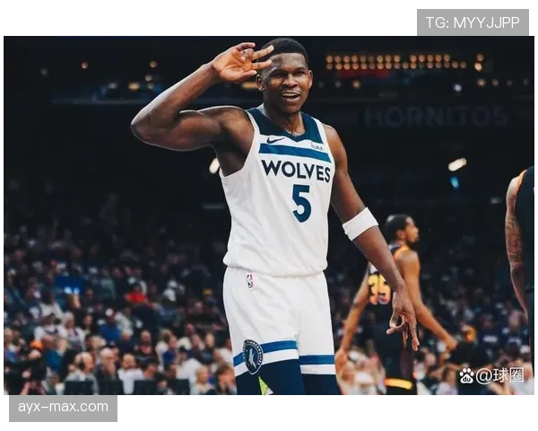 阿贾克斯控球稳健，精准掌控比赛节奏与空间