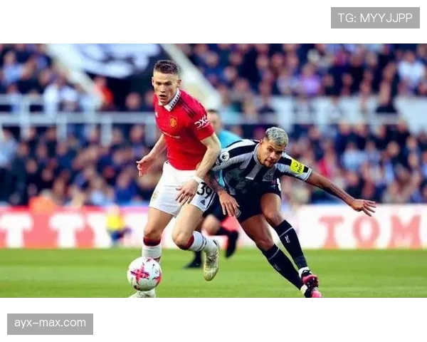 曼联防守体系漏洞频出:近期比赛失球增多,后防线稳定性面临考验 曼联防守体系漏洞频出:近期比赛失球增多,后防线稳定性面临考验