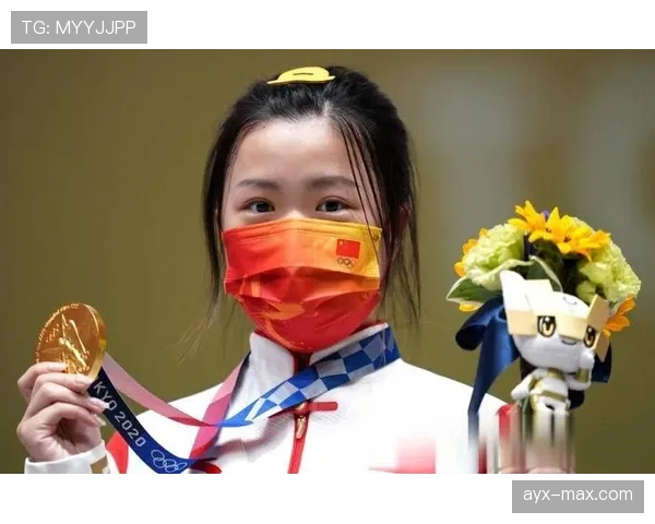 杨倩训练完顺手买了个包，价格够我交十年房租